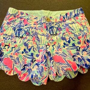 Size 6 buttercup stretch shorts 
5 inch inseam vguc